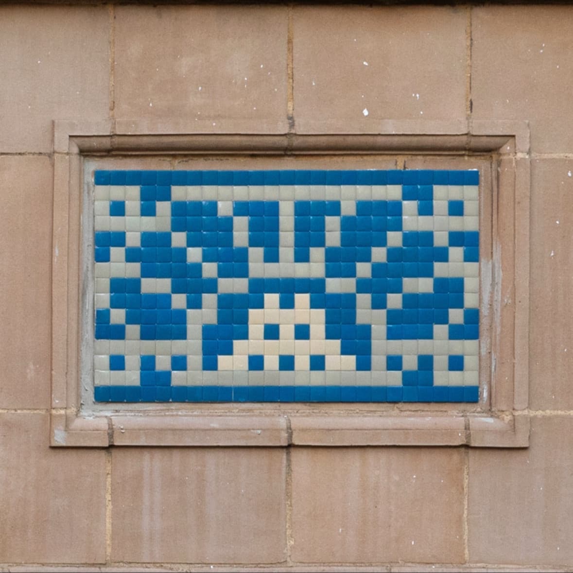 Invader LDN_186