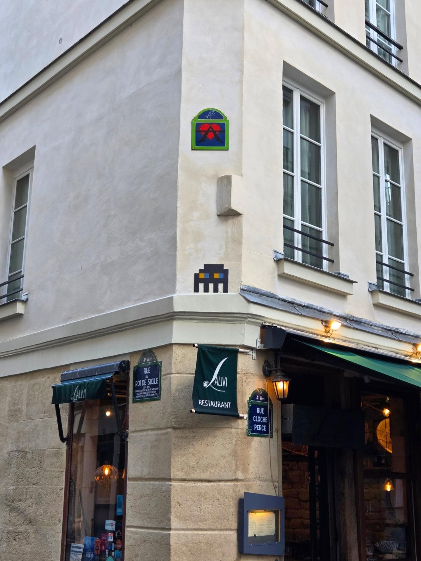 Invader PA_572
