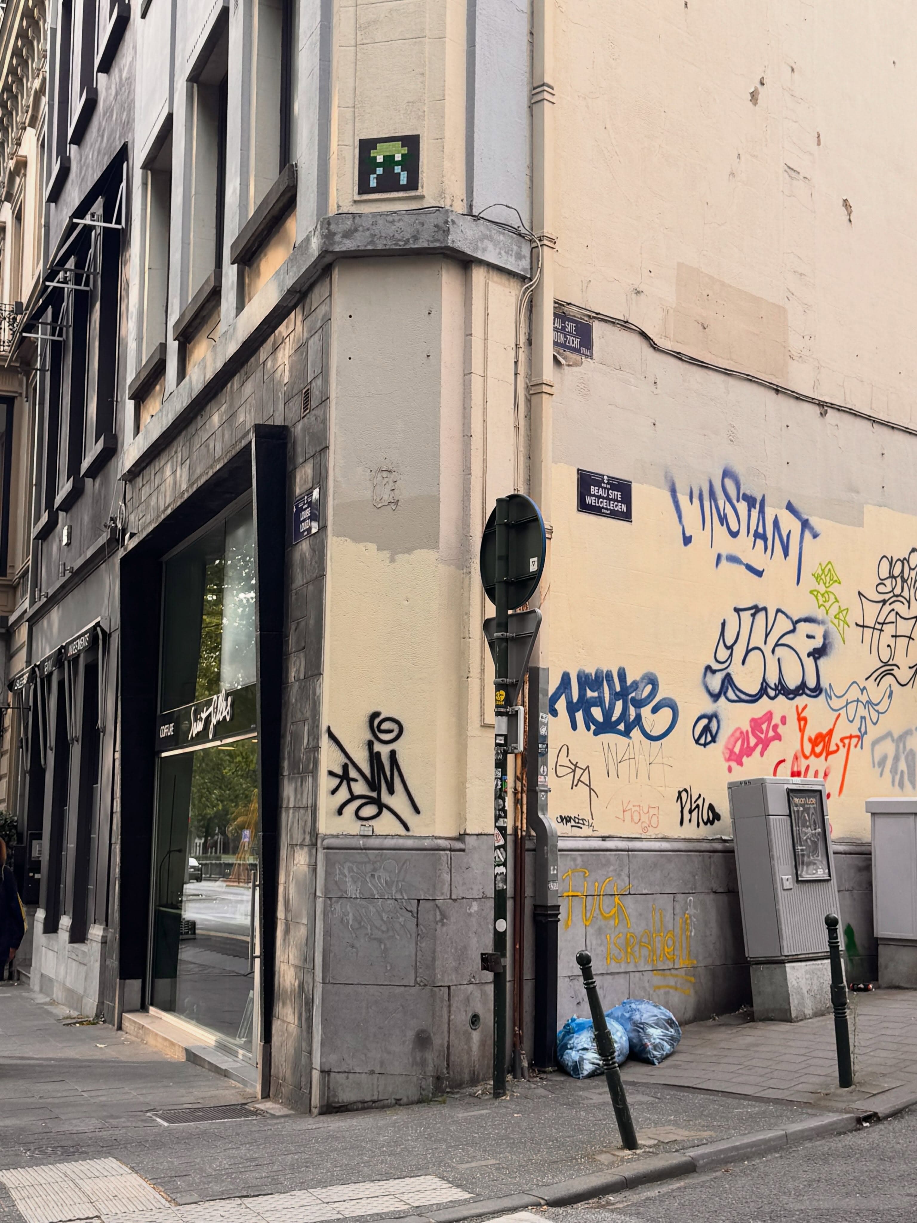 Photo by @adrien_chasse_invaders in Bruxelles.