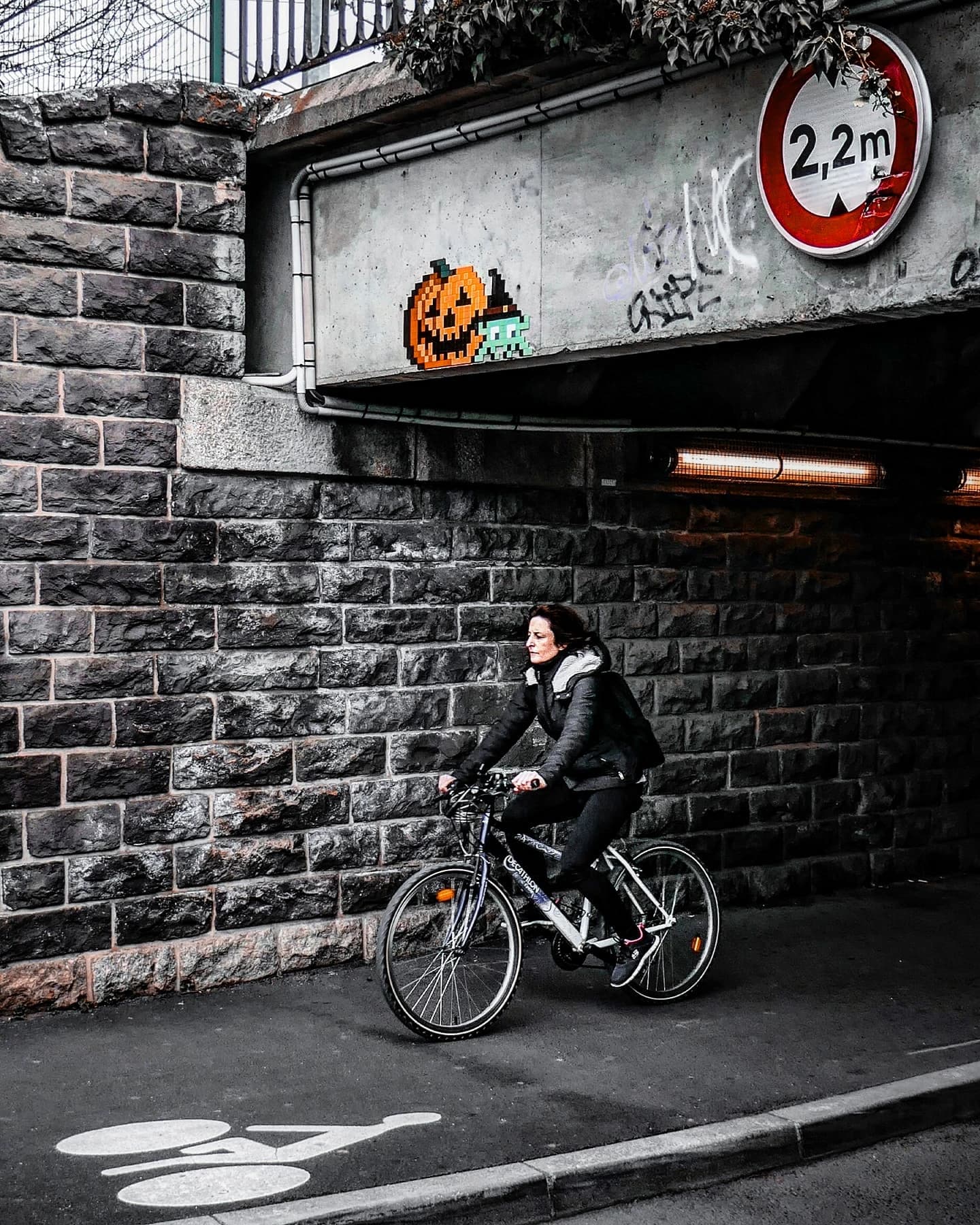 Photo shared by D7606 on February 19, 2024 tagging @invaderwashere.