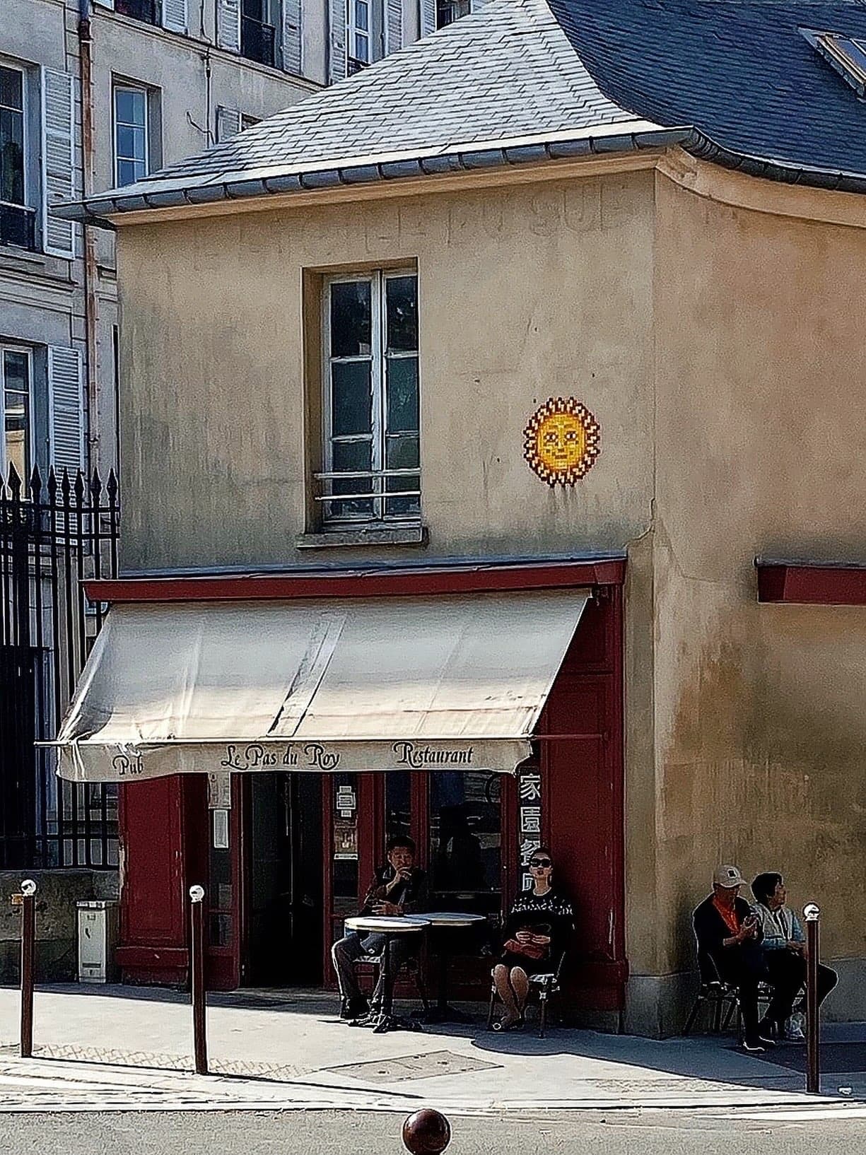 Photo by Paris Invaders 👾👽 in Versailles.