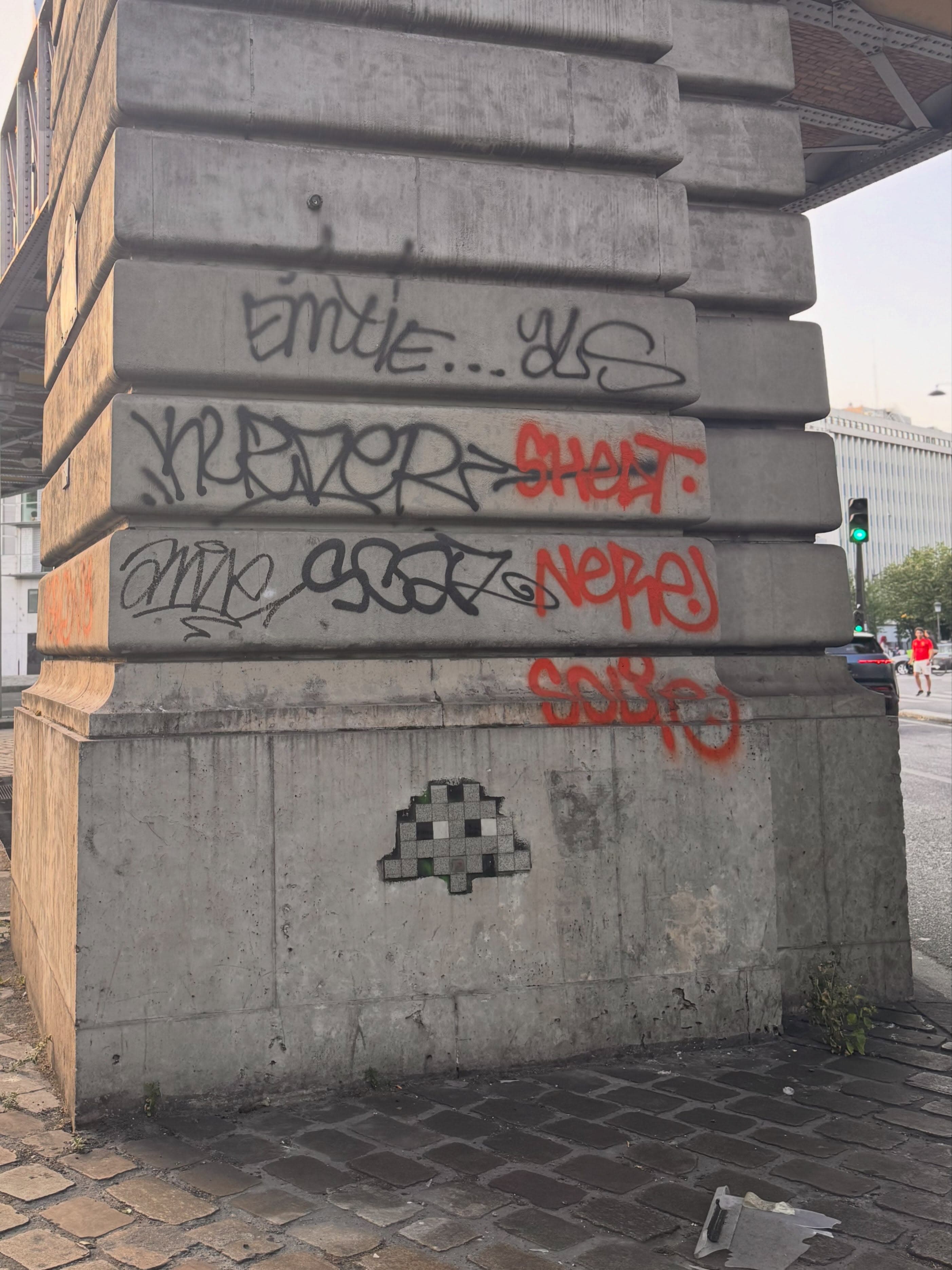 Photo by @adrien_chasse_invaders in Stalingrad (Métro Paris).