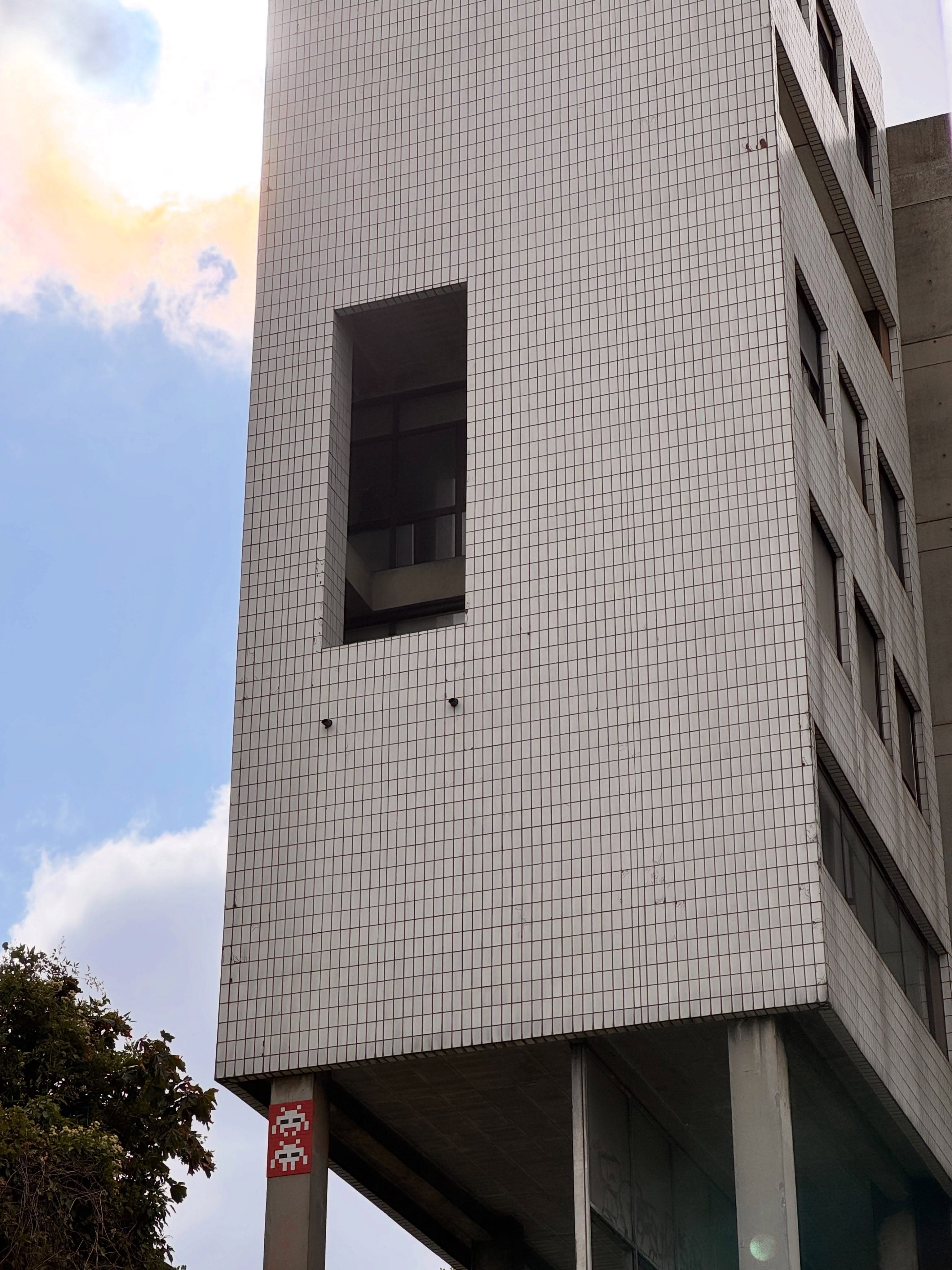 Photo by @adrien_chasse_invaders in Hôpital Robert-Debré.