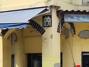Invader BGK_24