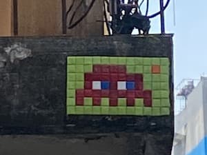 Invader BGK_25