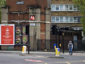 Invader LDN_127