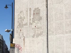 Invader LDN_132