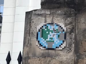 Invader PA_295