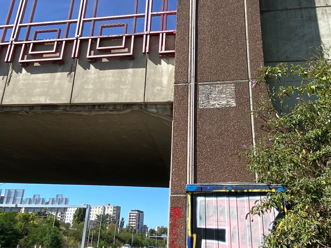 Invader BSL_24