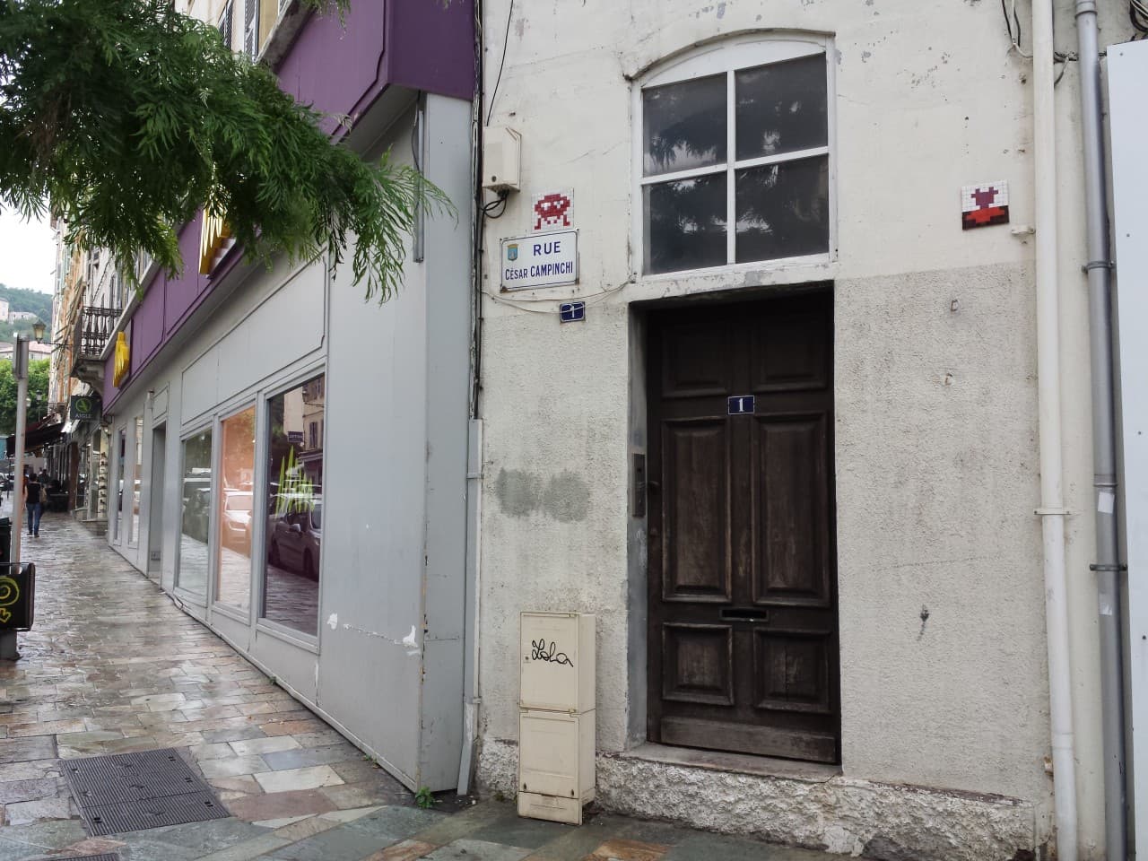 Invader BTA_12