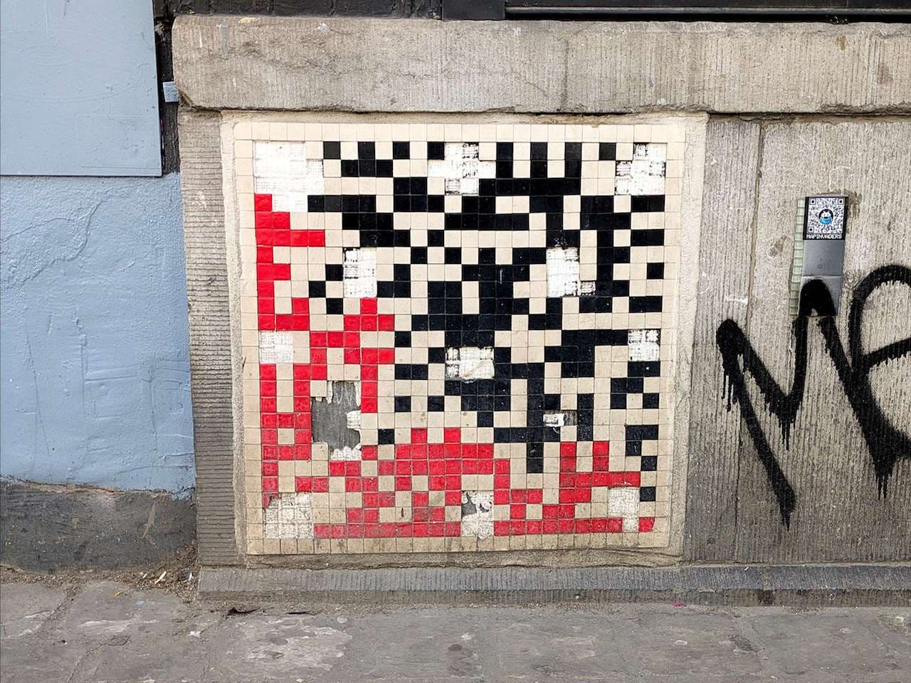 Invader BXL_40