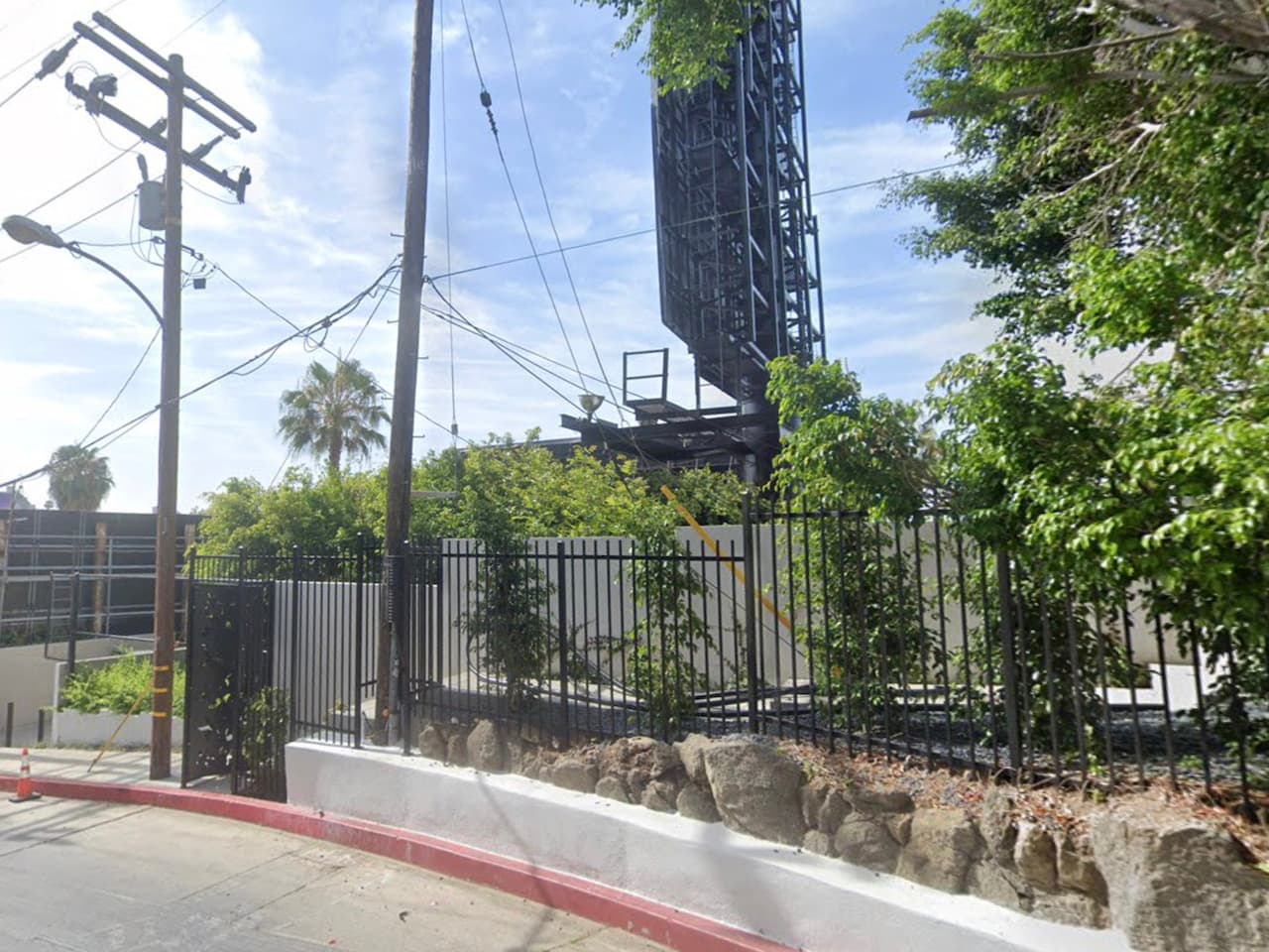 Invader LA_143
