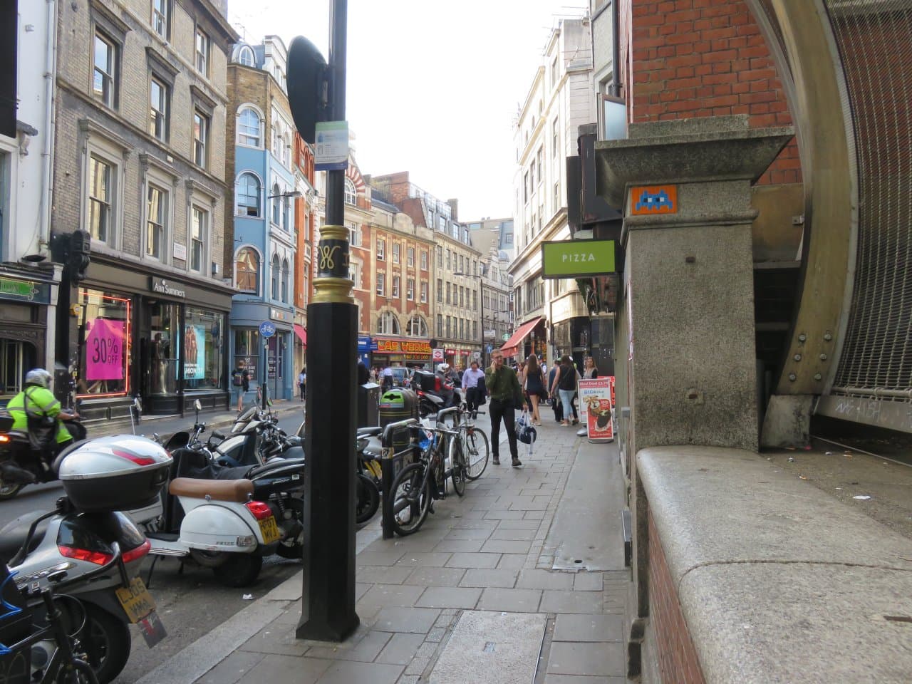 Invader LDN_33