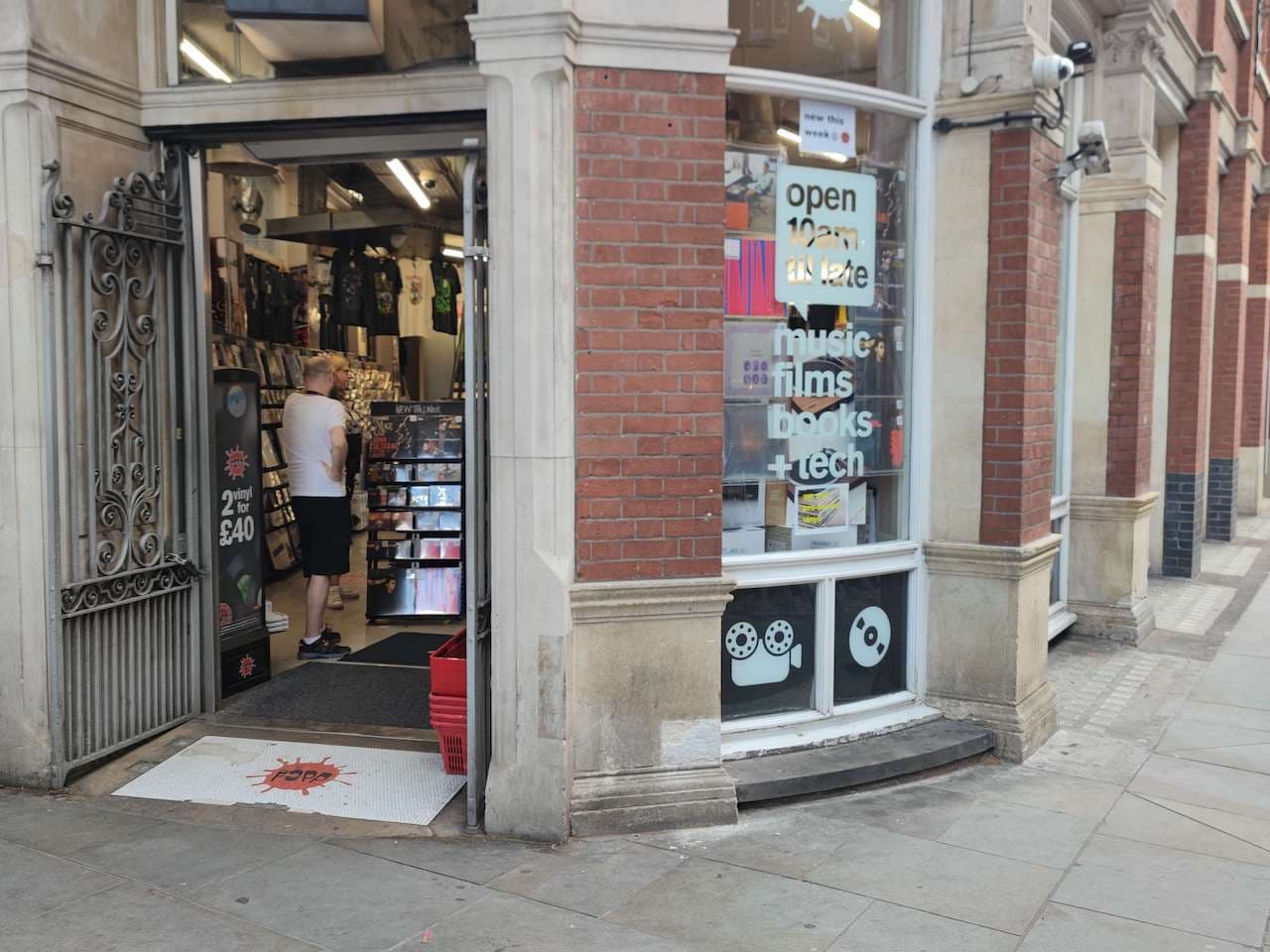 Invader LDN_34