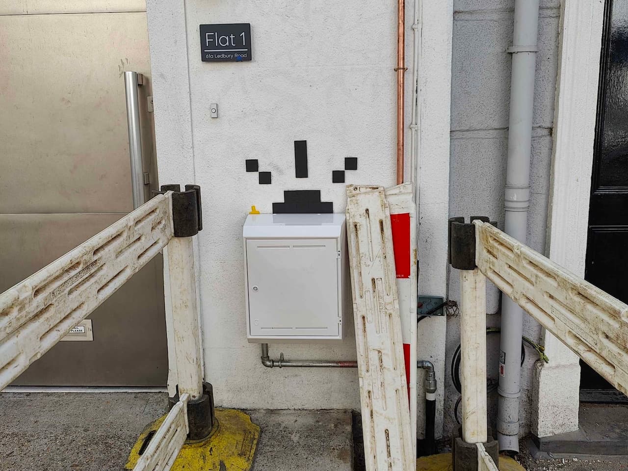 Invader LDN_52