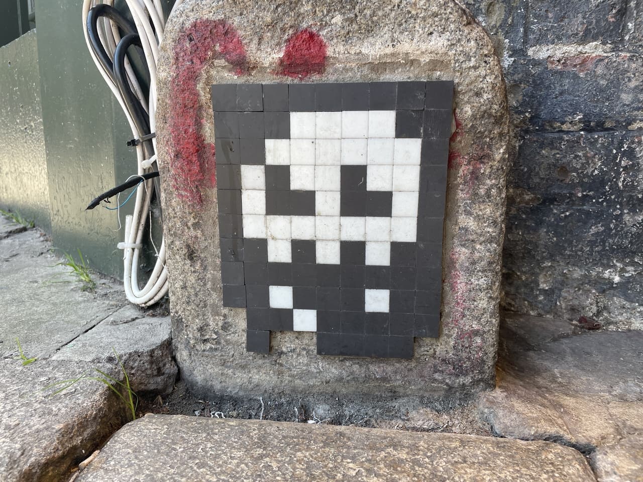 Invader LDN_53