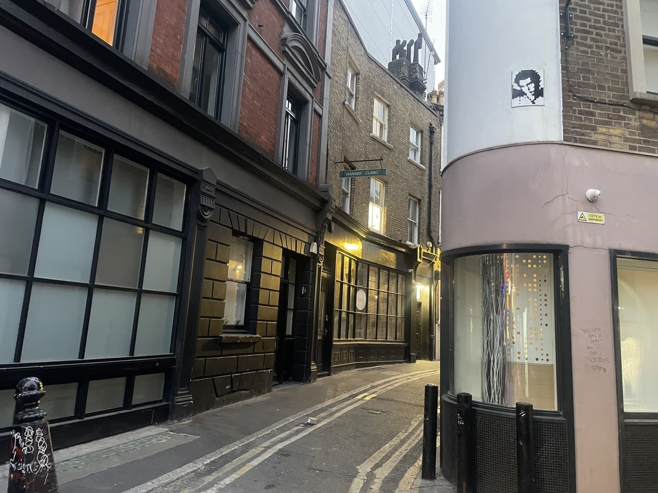 Invader LDN_73
