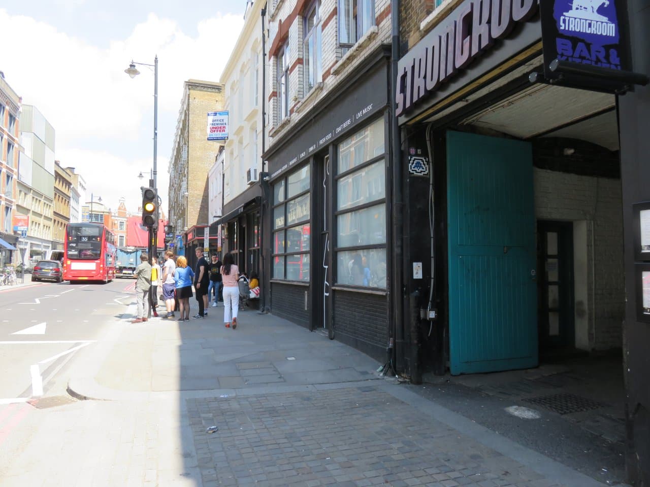 Invader LDN_76