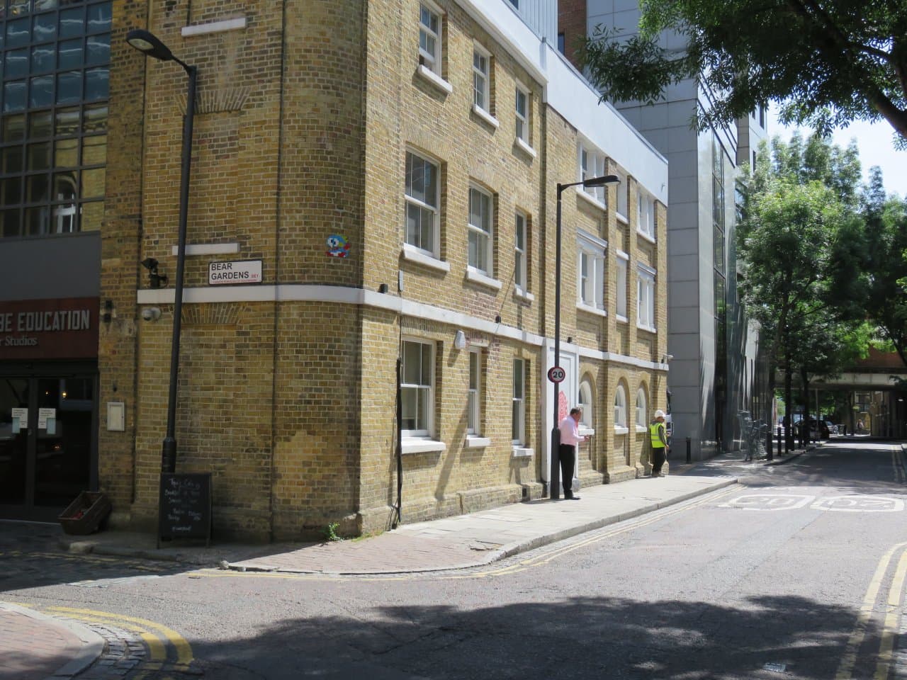 Invader LDN_82