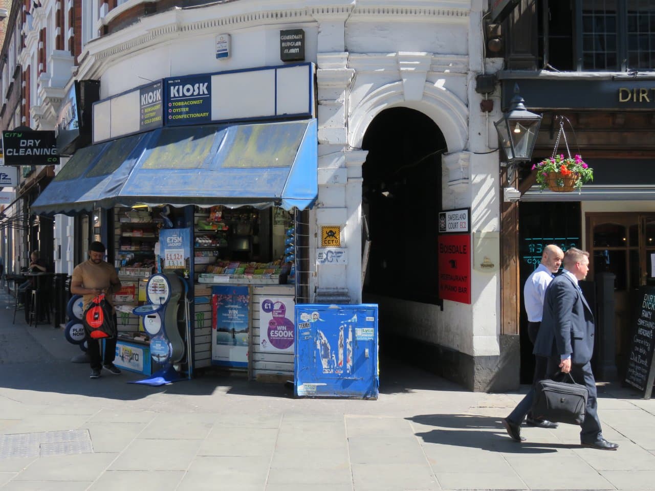 Invader LDN_99