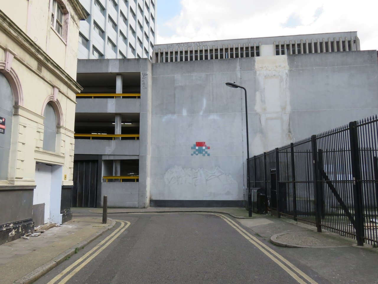 Invader LDN_110