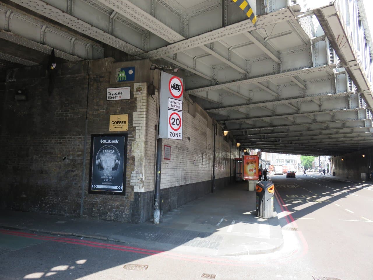 Invader LDN_111