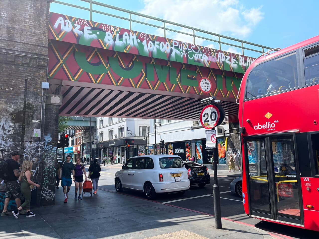 Invader LDN_125