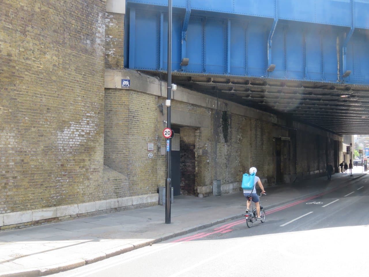 Invader LDN_130