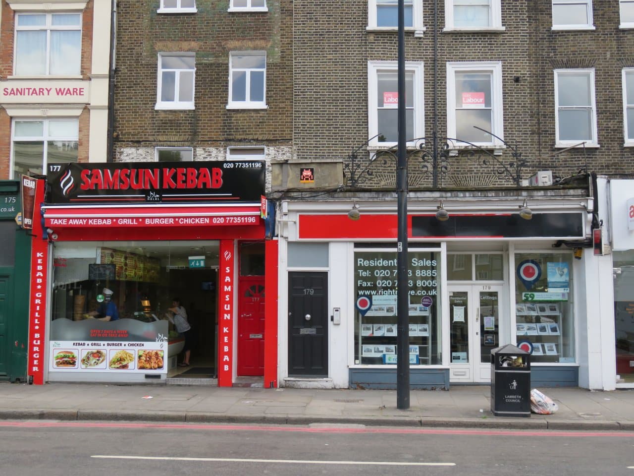 Invader LDN_131