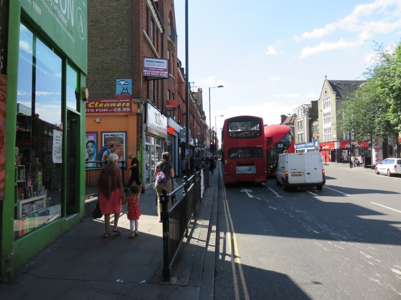 Invader LDN_136