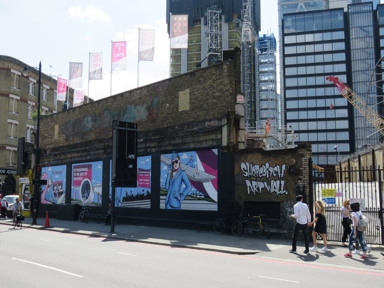 Invader LDN_138
