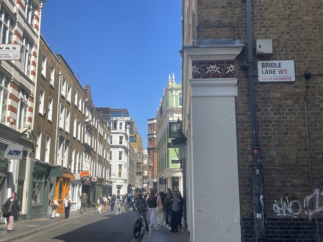 Invader LDN_151
