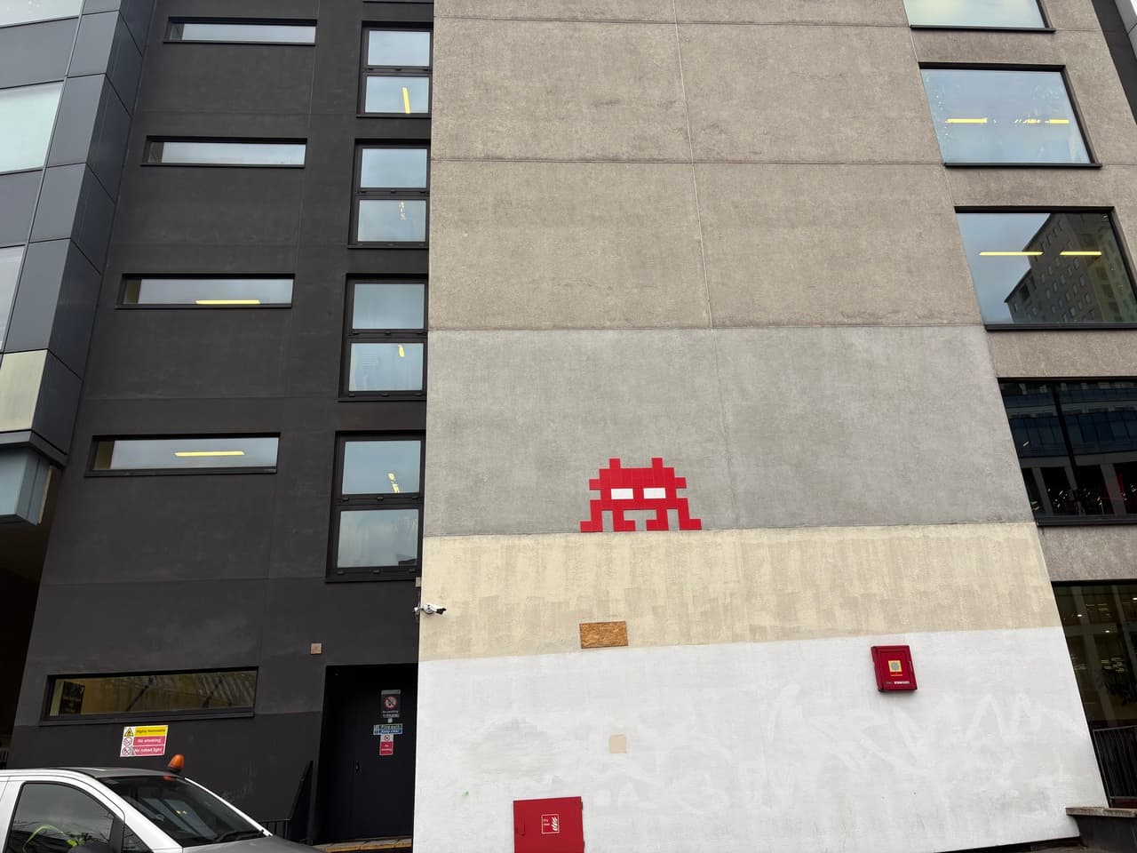 Invader LDN_183