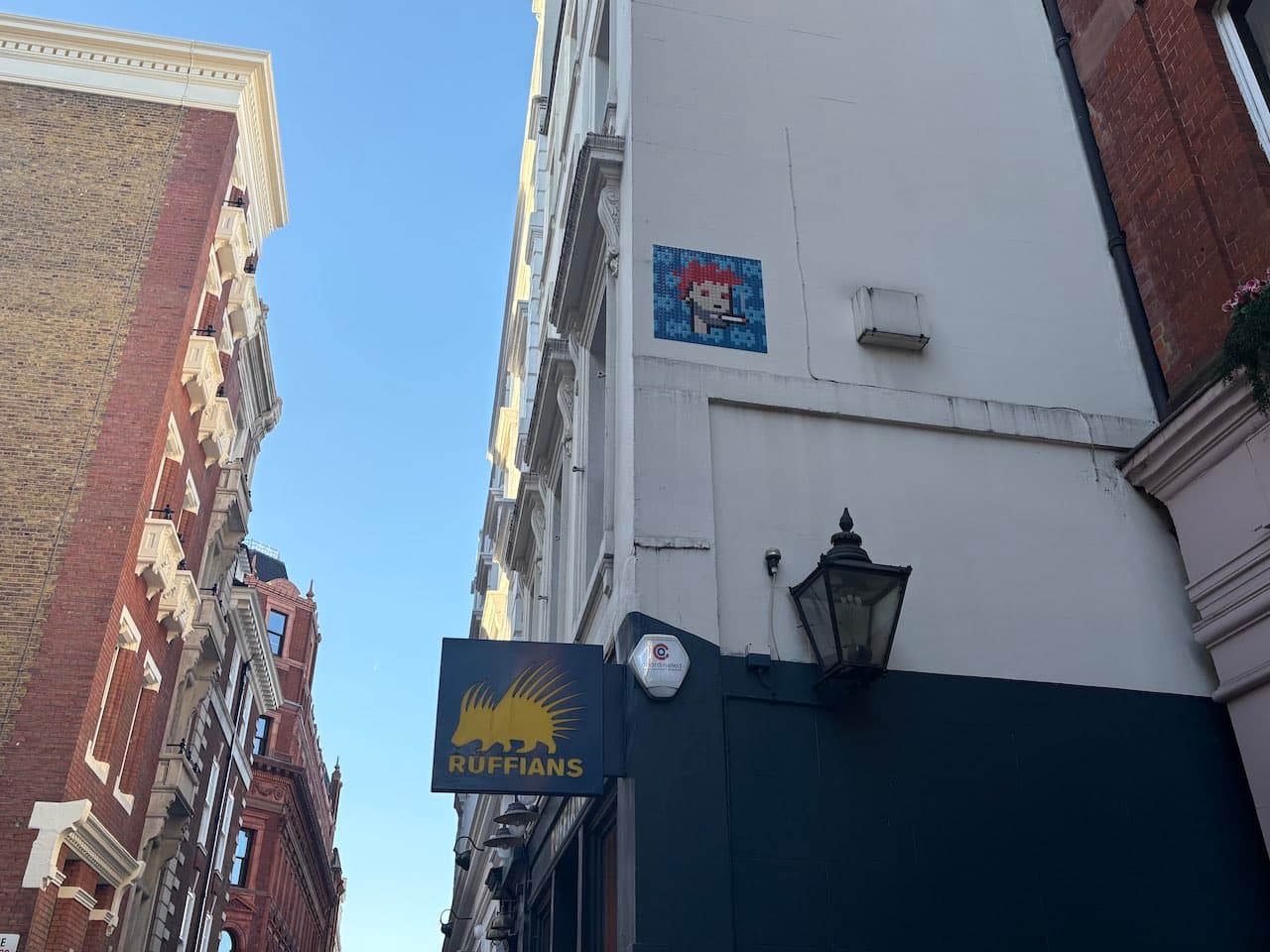 Invader LDN_187