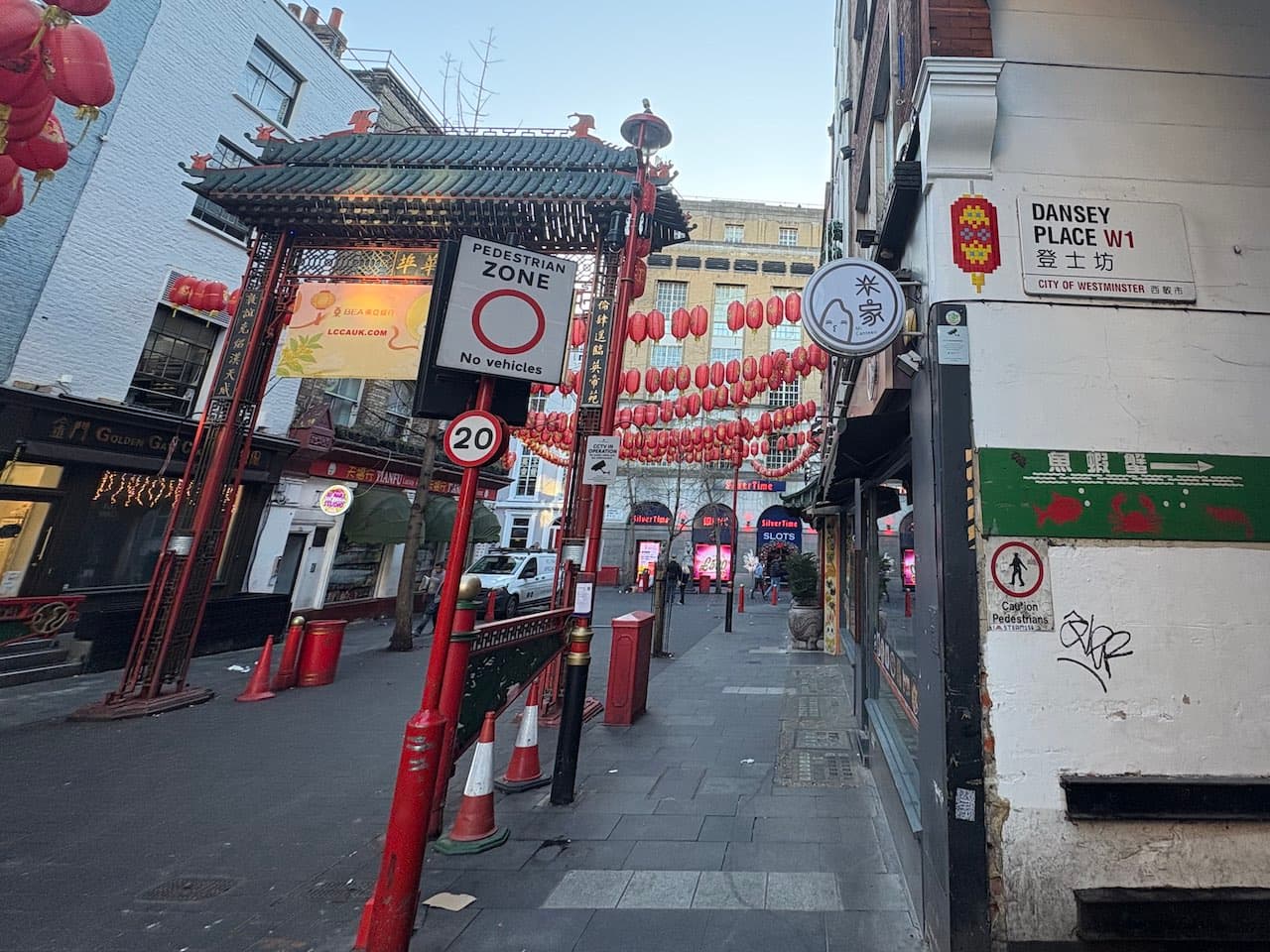 Invader LDN_190