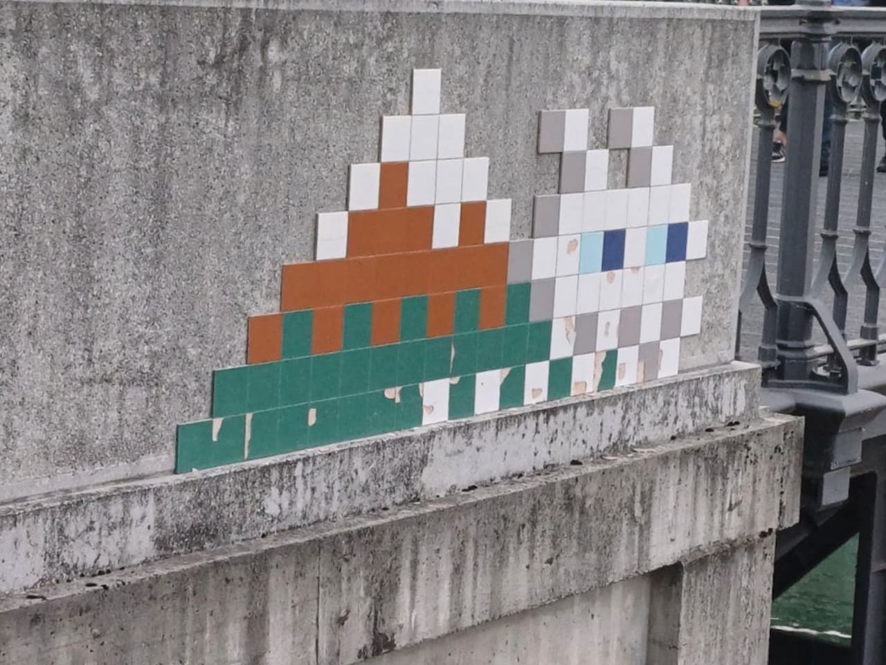 Invader LJU_25