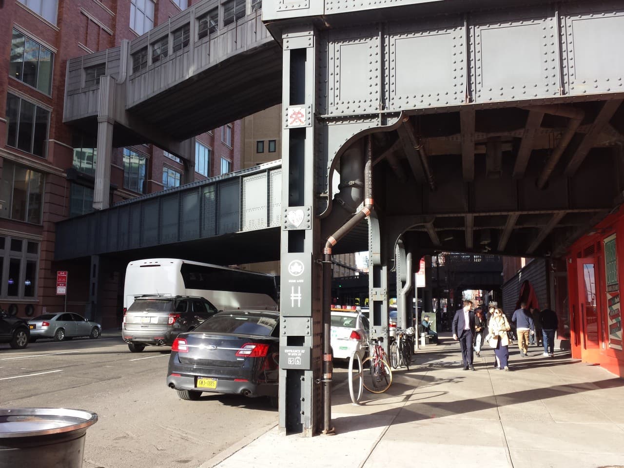 Invader NY_102