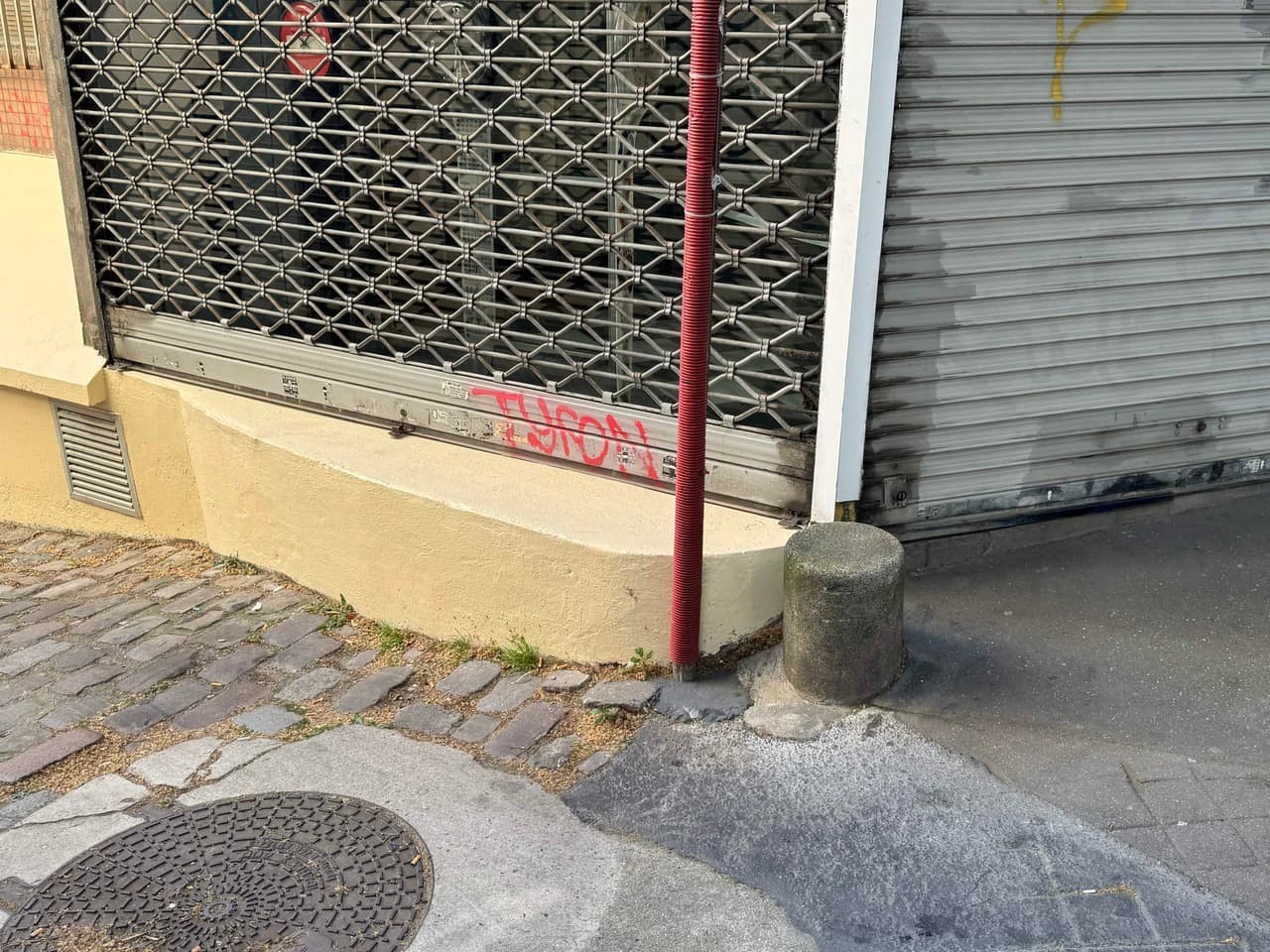 Invader PA_08