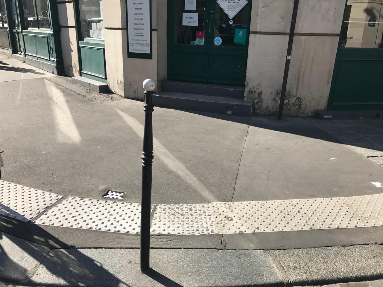 Invader PA_297
