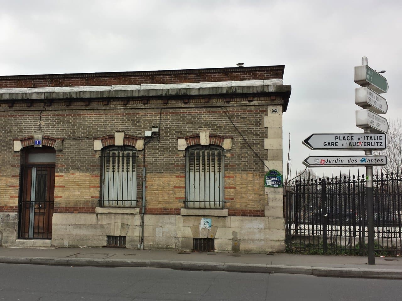 Invader PA_398