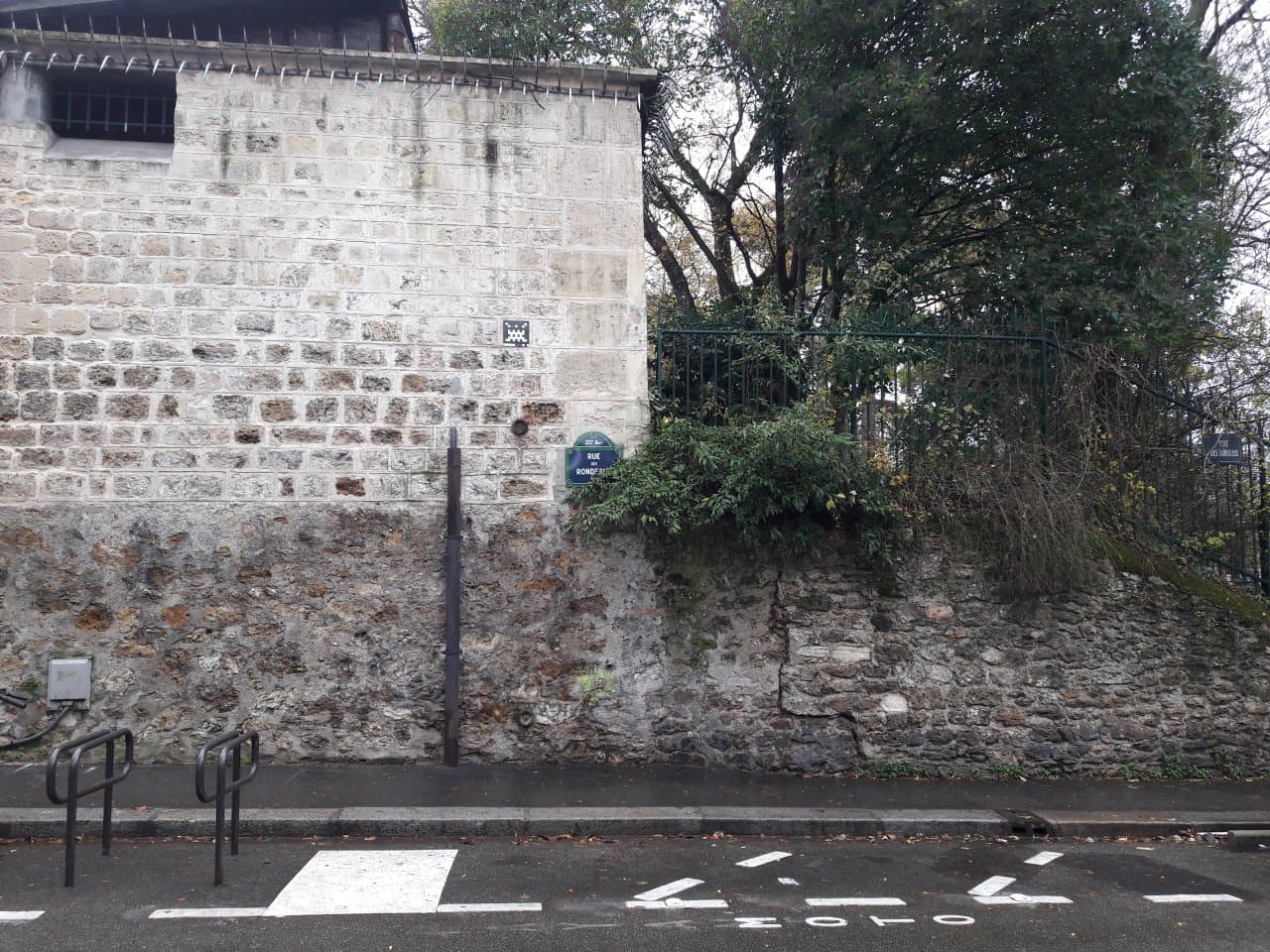 Invader PA_421