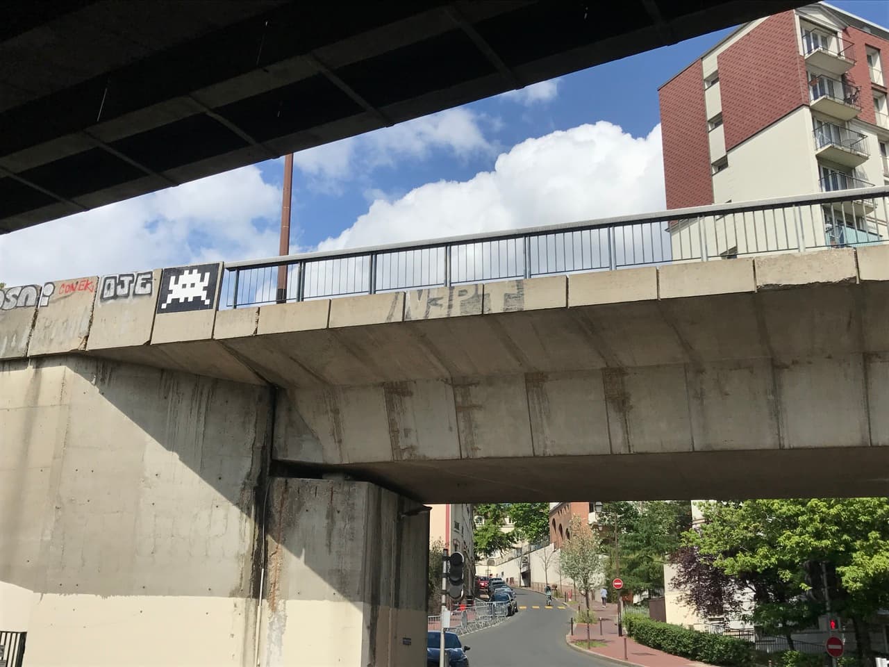 Invader PA_425