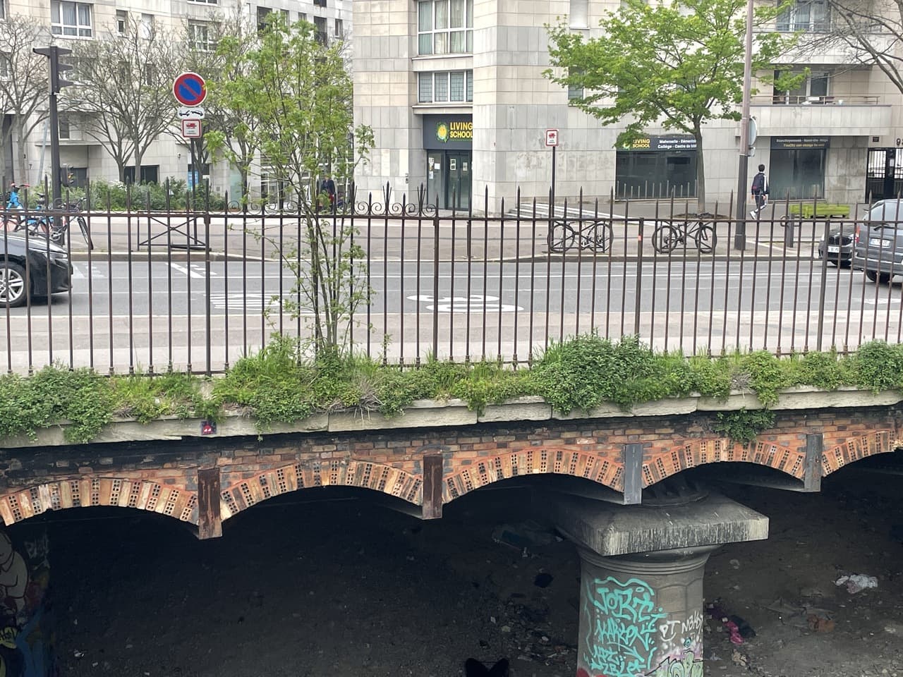 Invader PA_438