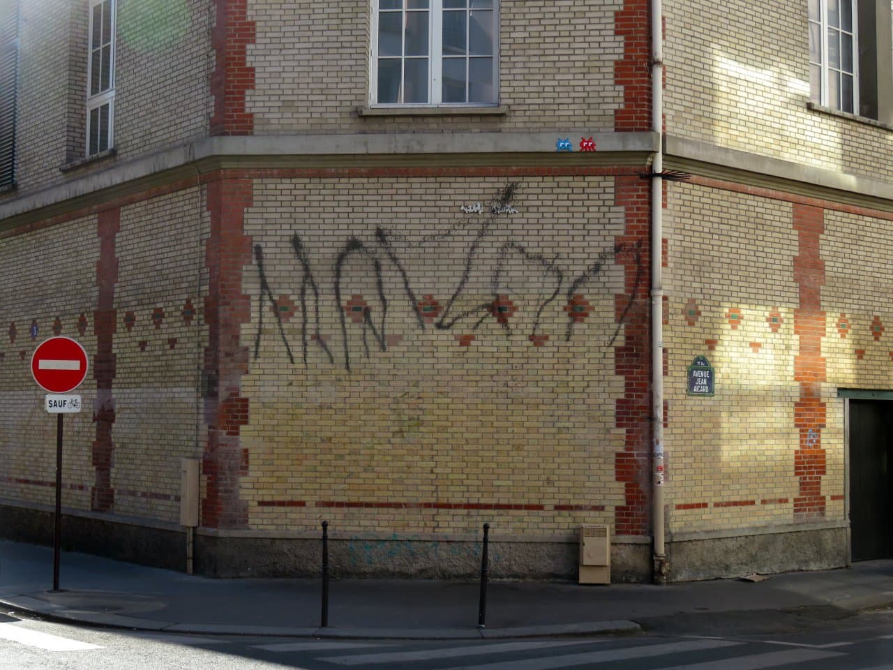 Invader PA_672