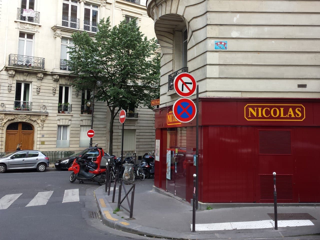 Invader PA_695