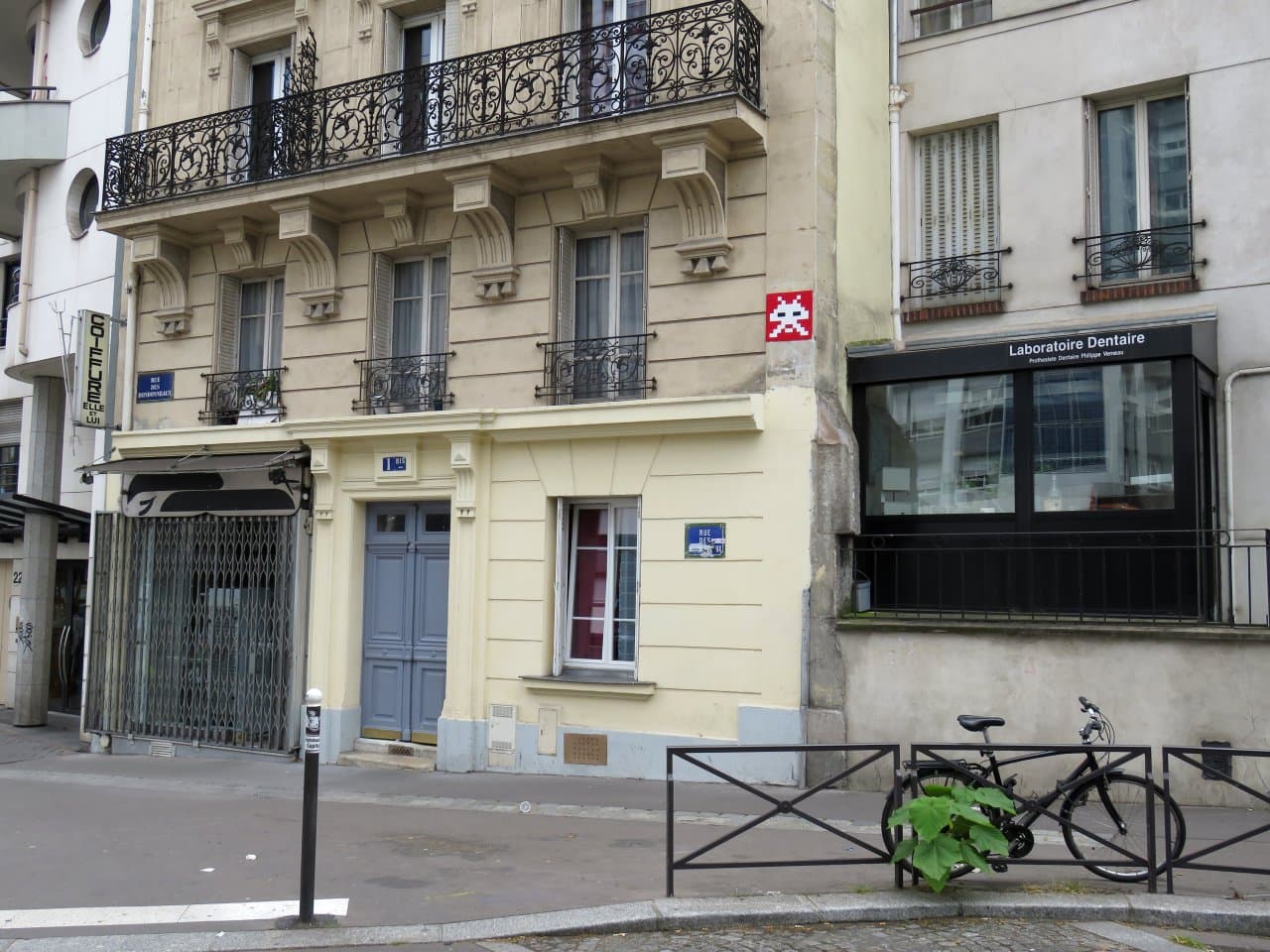 Invader PA_827
