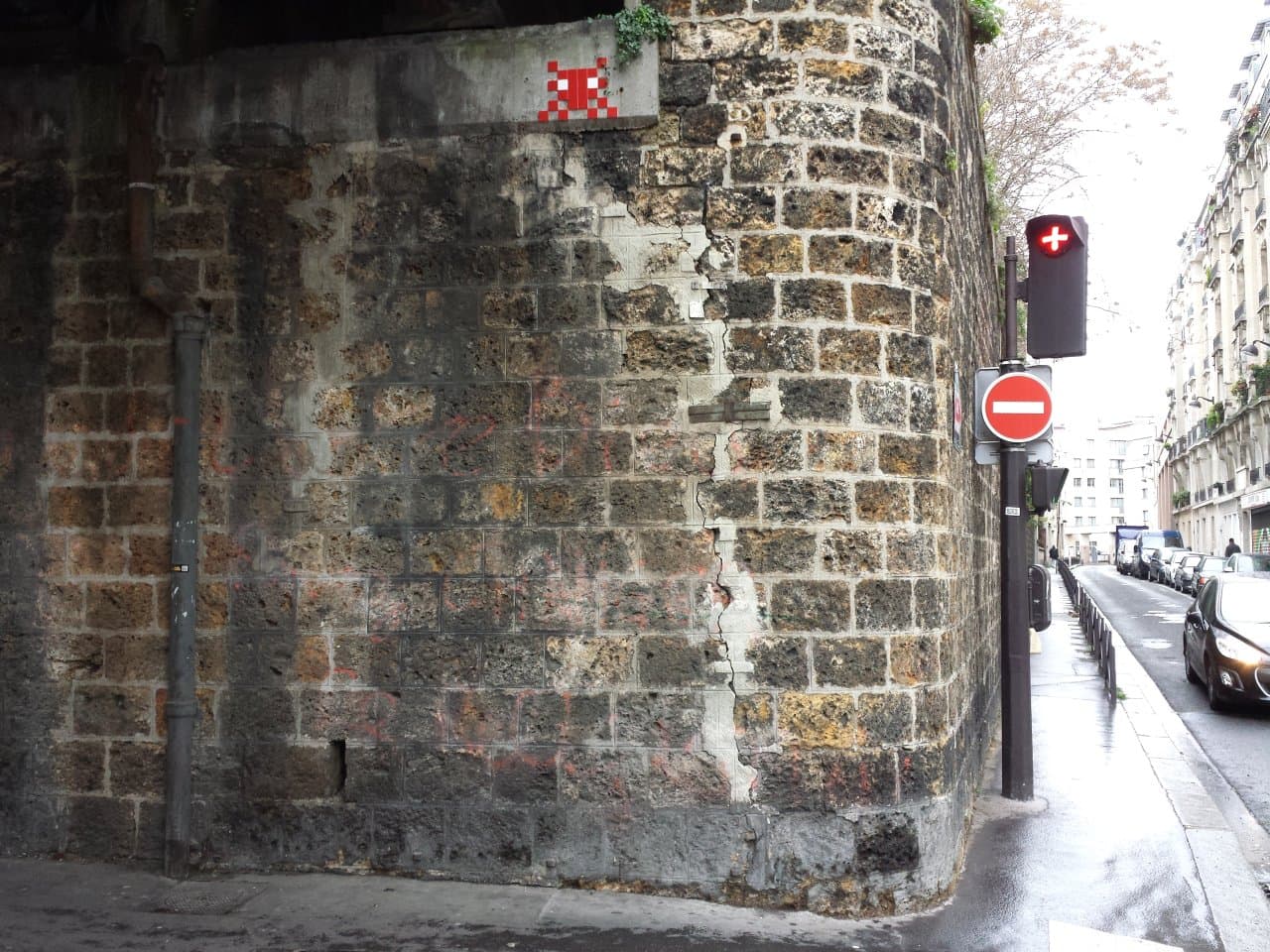 Invader PA_830