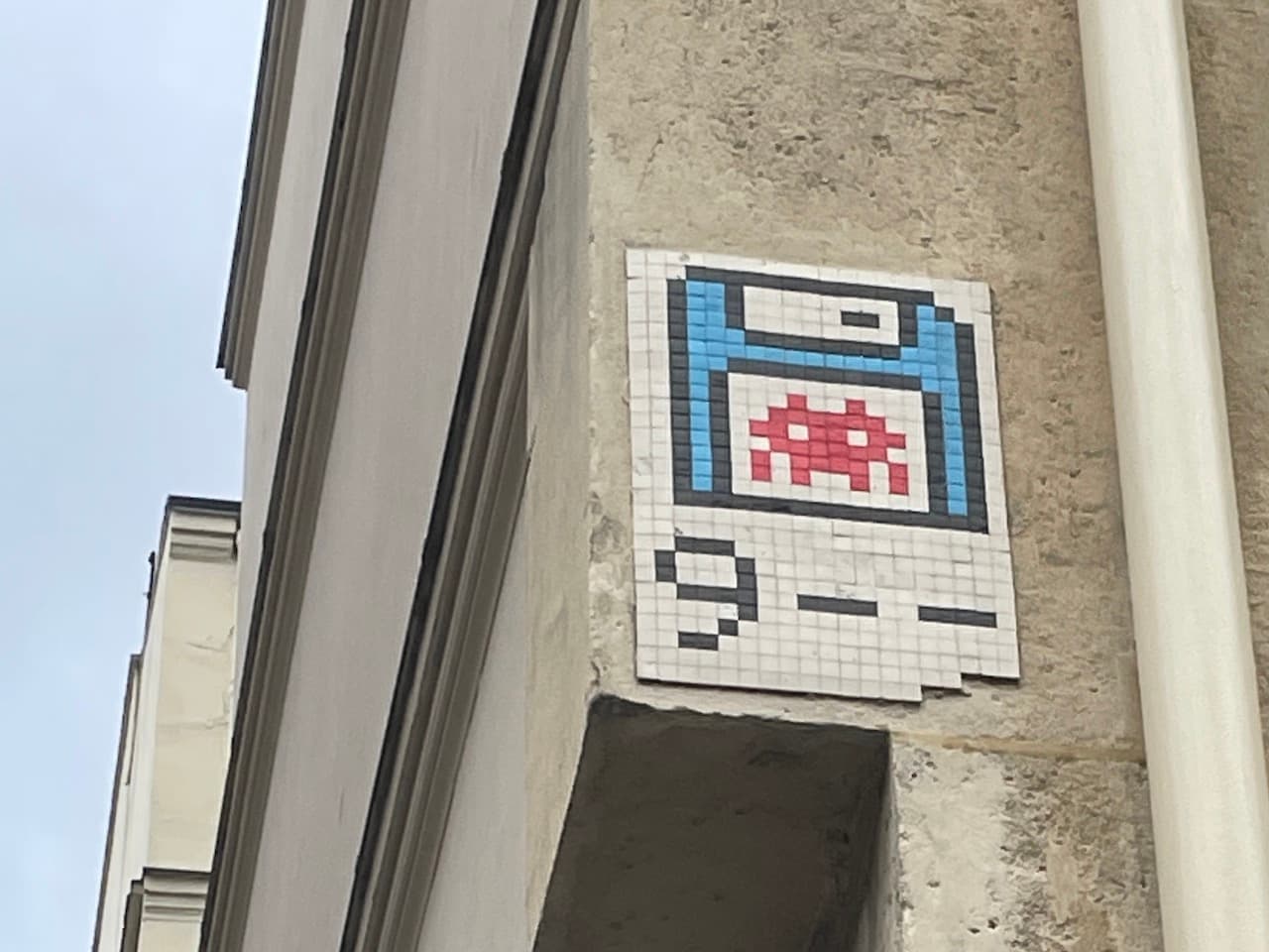 Invader PA_944