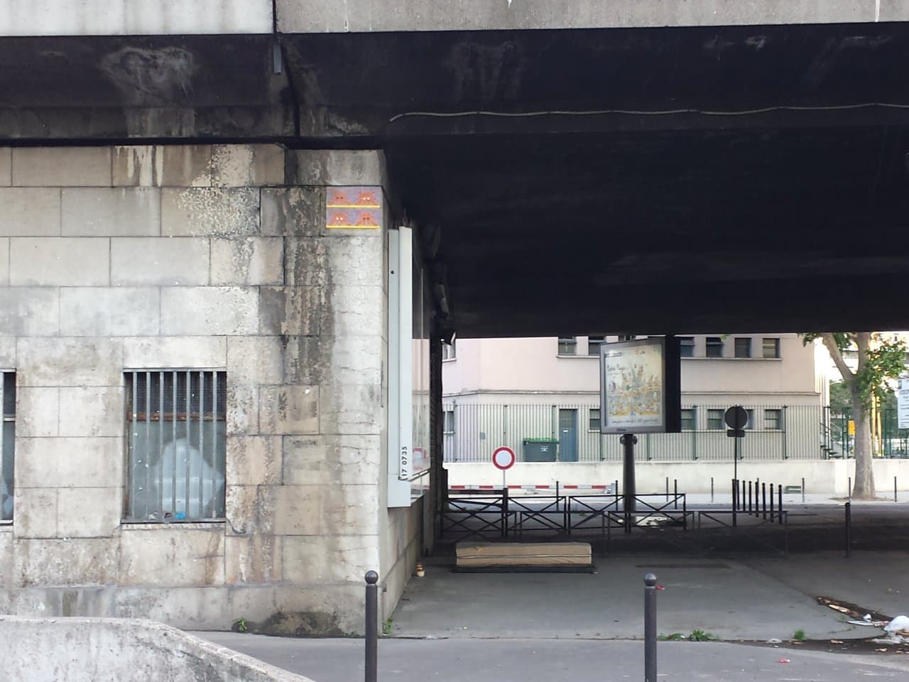Invader PA_994