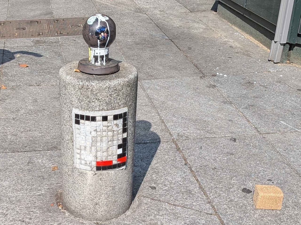 Invader PA_1037